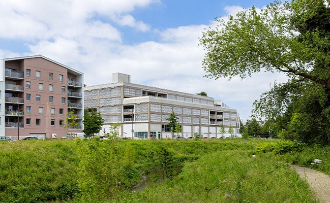 les halles de la maillerie et le quartier
